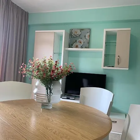 Aqamarine Apartament * 奥布佐尔