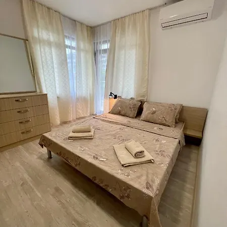 شقة Aqamarine Apartament *